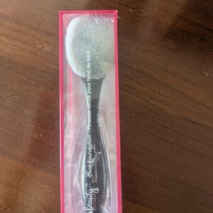 Beauty Oval Foundation Brush - Black and Pink